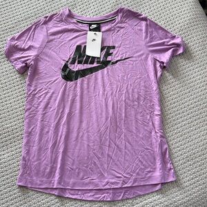 NWT Cute drift light purple Nike T-shirt